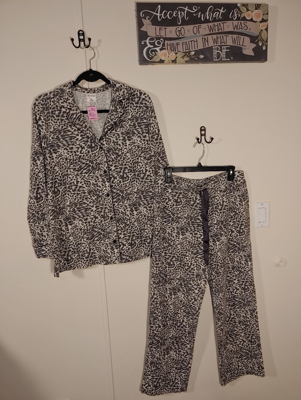 Like New Soma Medium/Small Black/grey Leopard Long Sleeve Pajama set
